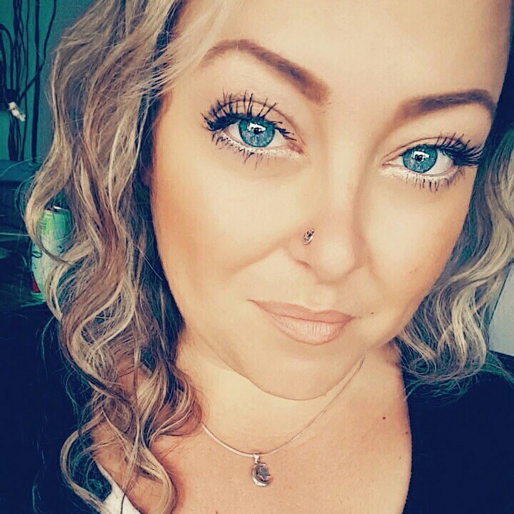 Meet your Posher, Courtney